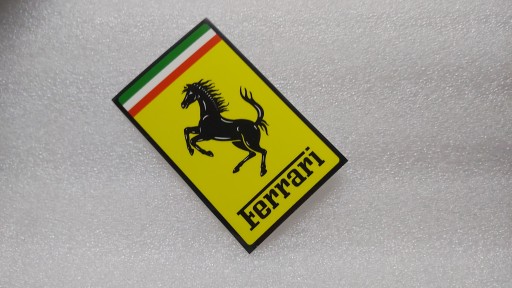 NÁLEPKA S LOGOM FERRARI 5,4 x 8,5 cm