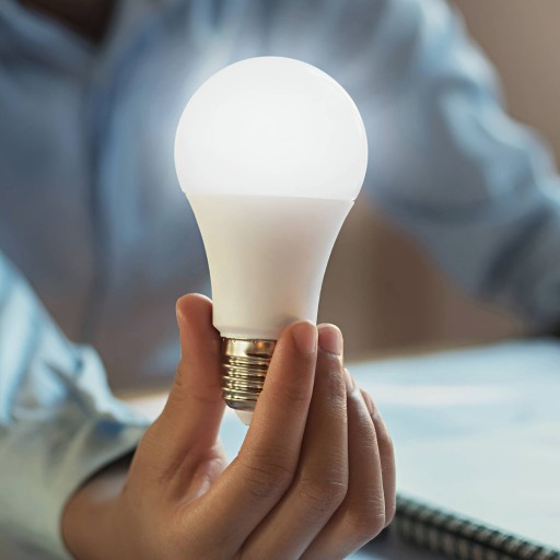 LED ŽIAROVKA 15W = 150W NEUTRÁLNA FARBA 4000K 1350lm E27 A60 závit