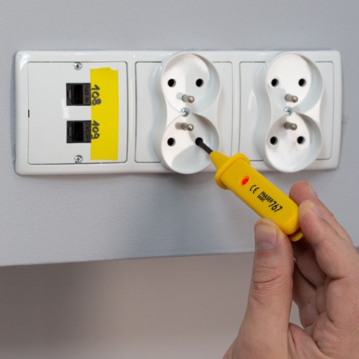 METER, TESTER, TESTER NAPÄTIA, DETEKTOR FAZER 767