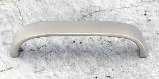 ÚCHYTKA NÁBYTKU KUCHYŇSKÁ SKRIŇKA ÚCHYTKA ZÁSUVKA ÚCHYTKA SATÉNOVÁ 128MM