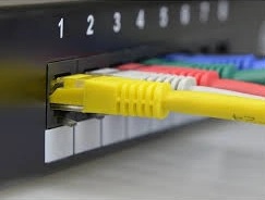 0,5m krútený pár, kategória 5e, ukončený RJ45