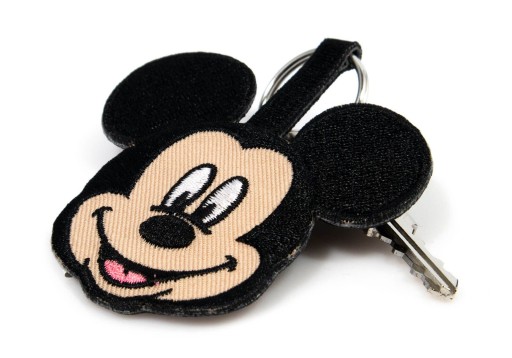 Pletená kľúčenka s tvárou Mickey Mouse