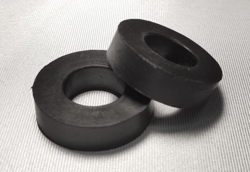 Antivibračná podložka, gumový izolátor vibrácií 40 x 20 x 10 mm - 4 kusy