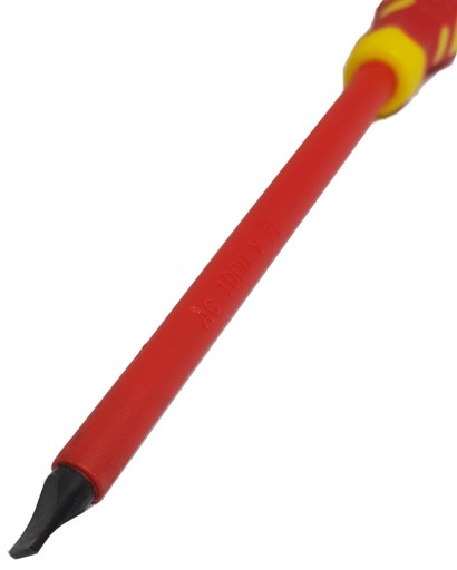 EMARK - PLOCHÝ SKRUTKOVAČ IZOLOVANÝ AC 1000V S MAGNETICKÝM HROTOM 8,0x175mm