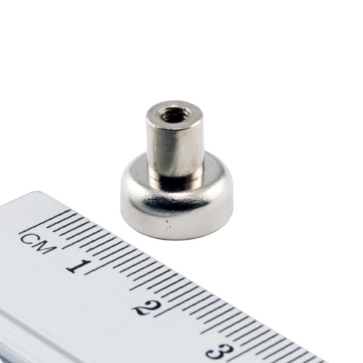 NEODYMIOVÝ MAGNET D12 V POUZDRE S OBJÍMKAMI M3