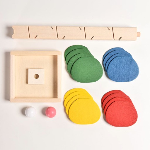 Náučný strom, drevené kocky, guľôčková dráha, Montessori guľôčková dráha