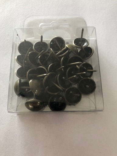 GOMBÍKY NA ČALÚNENIE mosadzné špendlíky 16 mm - 30 ks