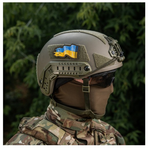 VELCRO NÁŠIVKA UKRAJINA FLAG COMBAT ZELENÉ POZADIE ODMENY VYŠÍVANÉ M-TAC
