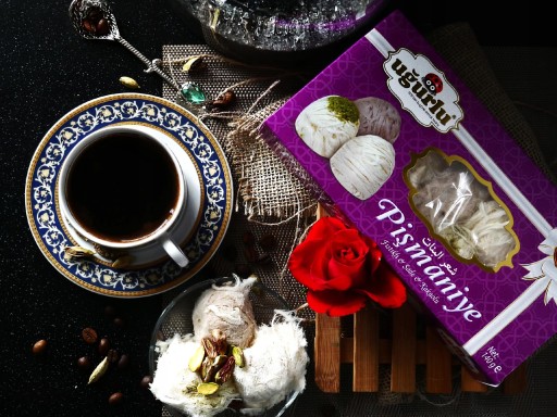 PISMANIYE SO ŠKORICOVÝM TURECKÝM PLAVÝM CUKROM HALVA 240 G UGURLU