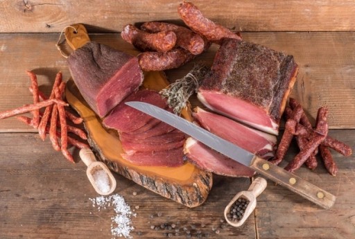 Sušené bravčové párky JERKY BRAVČOVÉ na PIVO VÍNO - pre fajnšmekrov LITVA