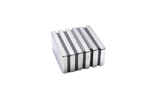 Neodymový tanierový magnet MPŁ 42x20x5 N38