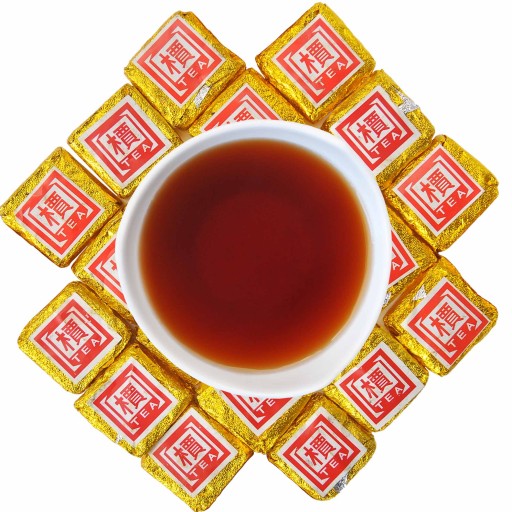 Lisovaný čaj červený PU ERH TUOCHA GOLD štvorcový 50g puerh