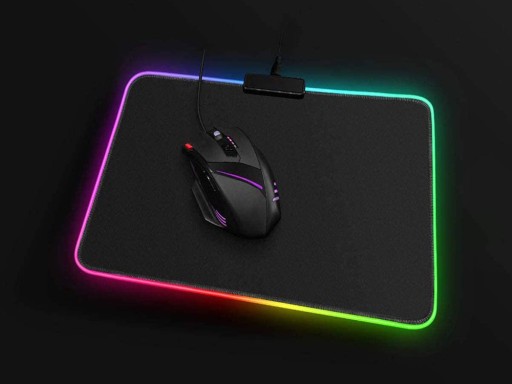 VEĽKÁ LED PODSVETĽOVANÁ HERNÁ PODLOŽKA POD MYŠ