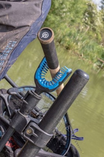 MISTRALL BUTT GRIPPER LUMINOS
