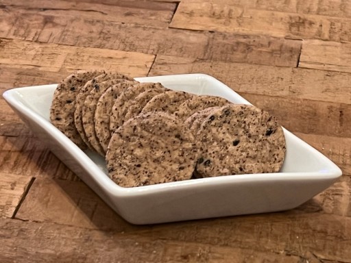 SCHRÁNKY SO SEZAMOM A PAPRIMOU 100g