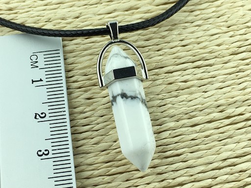 prívesok prívesok amulet prírodný kameň howlit