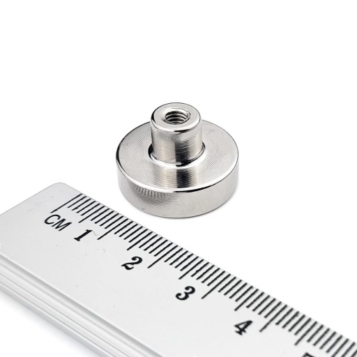 NEODYMIOVÝ MAGNET D20L V POUZDRE S OBJÍMKAMI M4