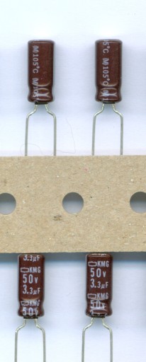 3,3 µF 50 V 3,3 µF 50 V (20 KS) ELEKTROLYTICKÝ KONDENZÁTOR