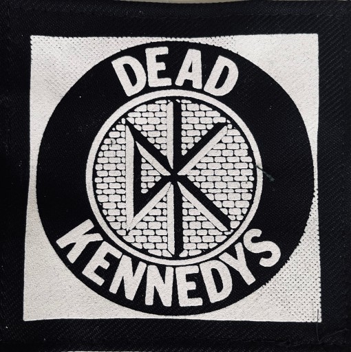 DEAD KENNEDYS (185) punk HC nášivka, čierna
