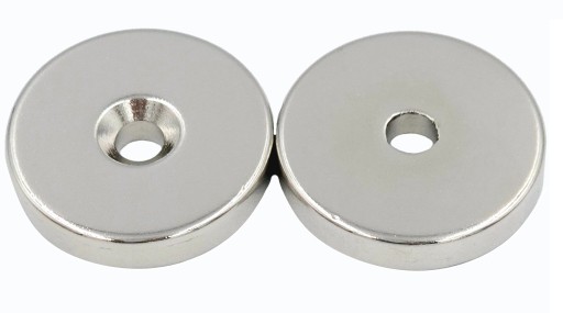 SILNÝ NEODYMOVÝ MAGNET 25x5 mm S OTVOROM 7,5/4,5 mm NA SKRUTKU
