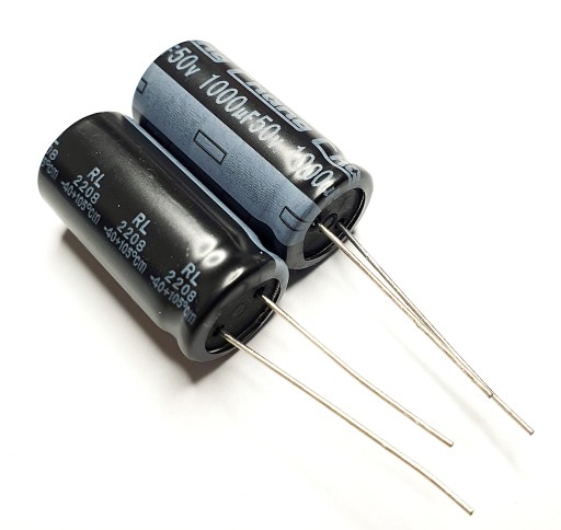 KONDENZÁTOR 1000uf 50V RL 18X35 105C-1KUS