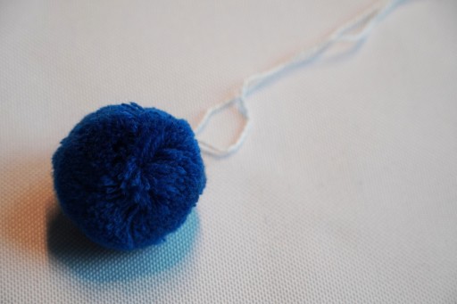 MG Pompon 4,5 cm Guľa 100% Akryl SAFÍR