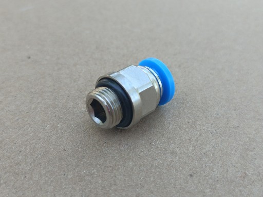 Priamy zásuvný pneumatický konektor fi 6mm závit 1/8