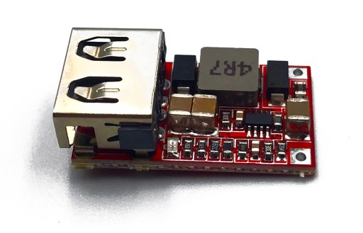 Znižovací menič 6-24V, výstup 5V USB 3A