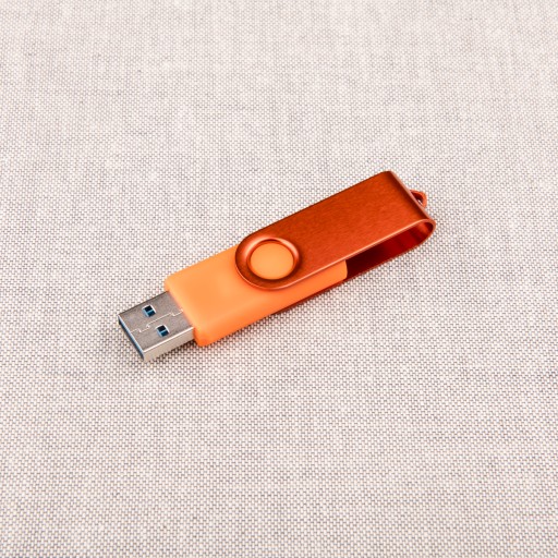 rôzne farby PENDRIVE 1 GB USB 2.0 FLASH TWISTER