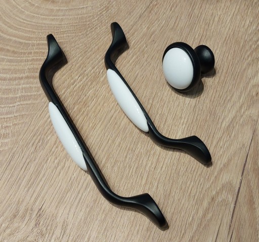 Nábytková úchytka matná čierna + biely porcelán L-96 rustikálny