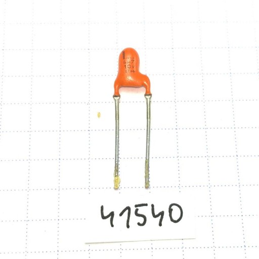 Pevný Al kondenzátor 4,7uF 10V R5 20% 128-SAL x20