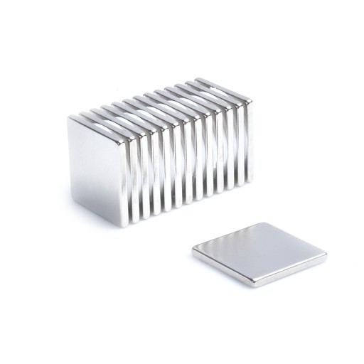 Neodymový tanierový magnet MPŁ 20x20x2 N38