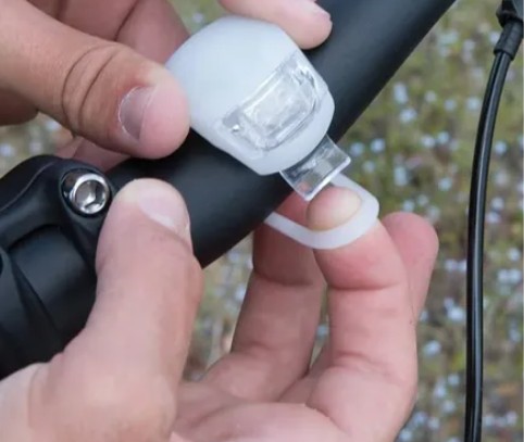 LED BICYKLOVÉ LAMPY SILIKÓNOVÉ 6 KS.