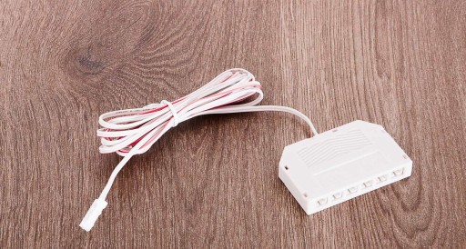 6-BODOVÝ MINI SPLITTER S 2MB BIELEM KÁBLOM