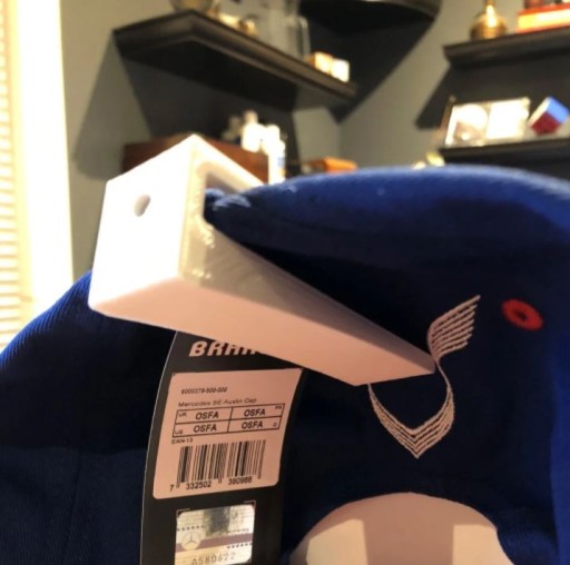 Montáž držiaka na vešiak FULLCAP SNAPBACK HAT