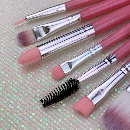 SADA ŠTETNÍKOV NA MAKEUP 20 KS PROFESIONÁLNYCH LIEK