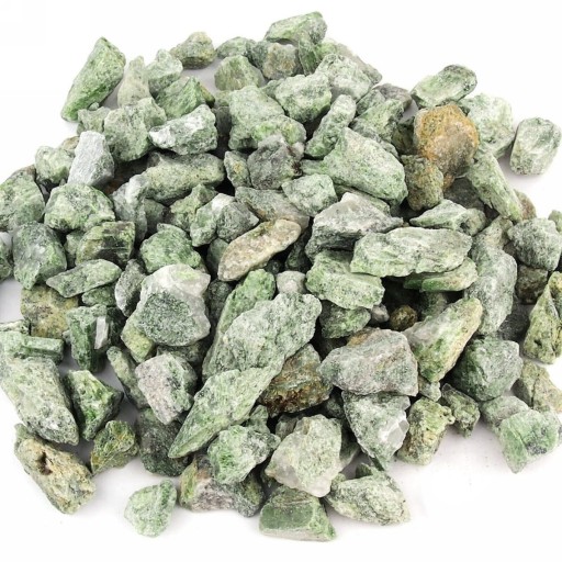 Diopside - surový minerál (2-4 cm)