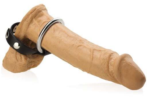KOŽENÝ POPRUH BDSM NA PENIS A ŠÍPKY S OCEĽOVÝM KRÚŽKOM A NASTAVENÍM