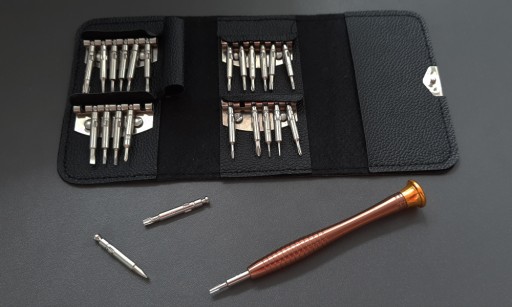 SADA PRESNÝCH SKRUTKOVAČOV VEĽKOSTI 26v1 TORX