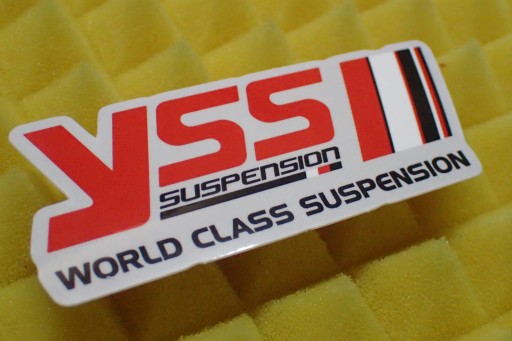 YSS SUSPENSION NÁLEPKA 9 x 3,7 cm