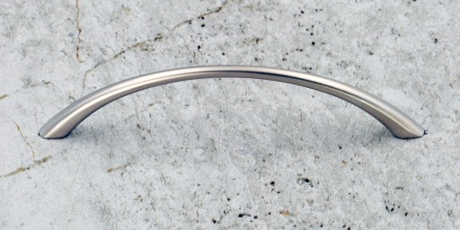 ÚCHYTKA NÁBYTKU ÚCHYTKA NÁBYTKU SKRIŇOVÁ ÚCHYTKA ZÁSUVKY ZNAL SATIN 96MM