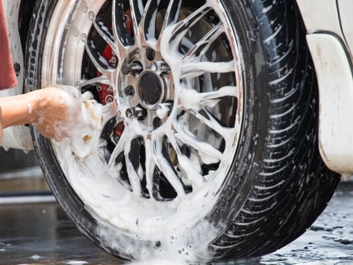 KEFA NA UMÝVANIE RÁFOV A NÁBOJOV AUTOMOBILOV