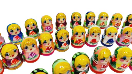 MATRIOSHKA NÁPRSTEN BABIČKA RUČNE MAĽOVANÝ FARBAMI