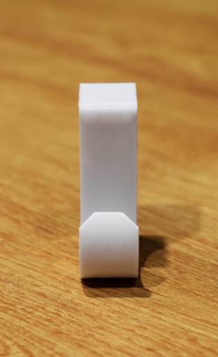 4x VEŠIAK ÚCHYKOVÝ HÁK NA RADIÁTOR BIELE RADIÁTOR profil 1x3cm NEODPADNE