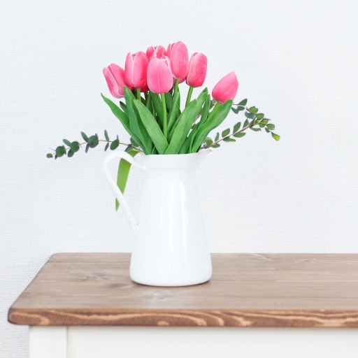 Umelé tulipánové kvety TULIPS ako živé ozdobné kytice do vázy s ružami