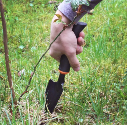 ZÁHRADNÁ LOPATA ŠIROKÁ NA VÝSADBU KT-Y6001