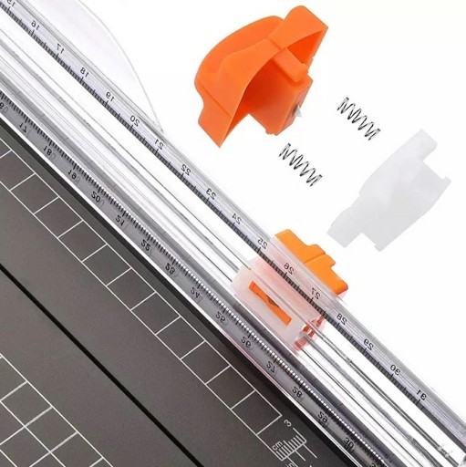 GUILOTÍNOVÁ REZAČKA NA PAPIER A5 A4 A3 B5