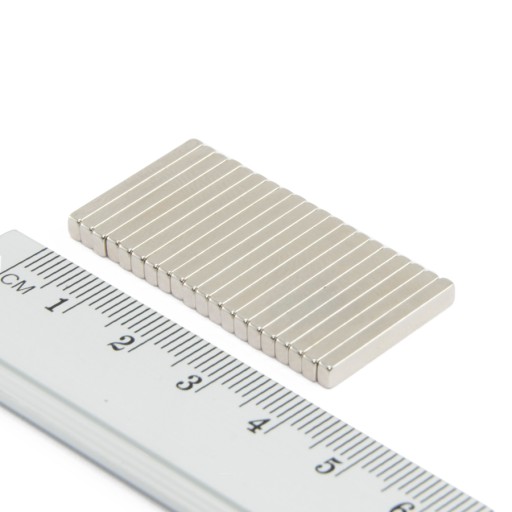 NEODYMOVÝ TANIEROVÝ MAGNET 20x3x1,8 SADA 25 KUSOV