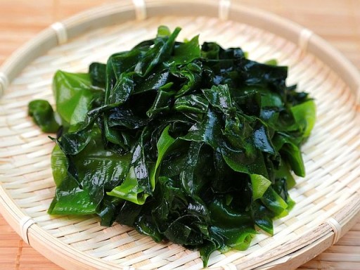 Sušené riasy WAKAME Morské riasy Cut Algae 100 g