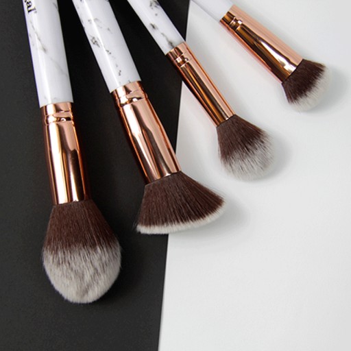 Donegal Štetec na make-up na nanášanie púdrov a tekutých podkladových báz